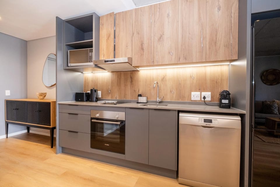 Coffee/tea facilities, Kitchen or kitchenette, dishwasher, oven, stove, toaster