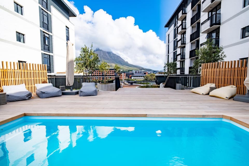 Natural landscape, Mountain view, Swimming pool, sunbed
