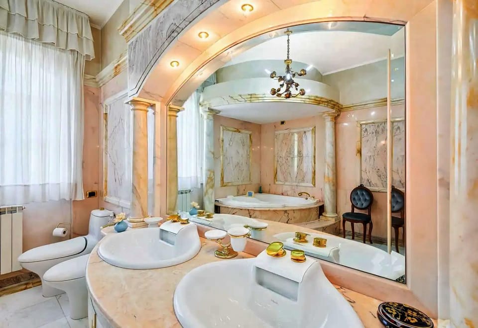 Shower, Toilet, Bathroom, Bath, bidet, towels