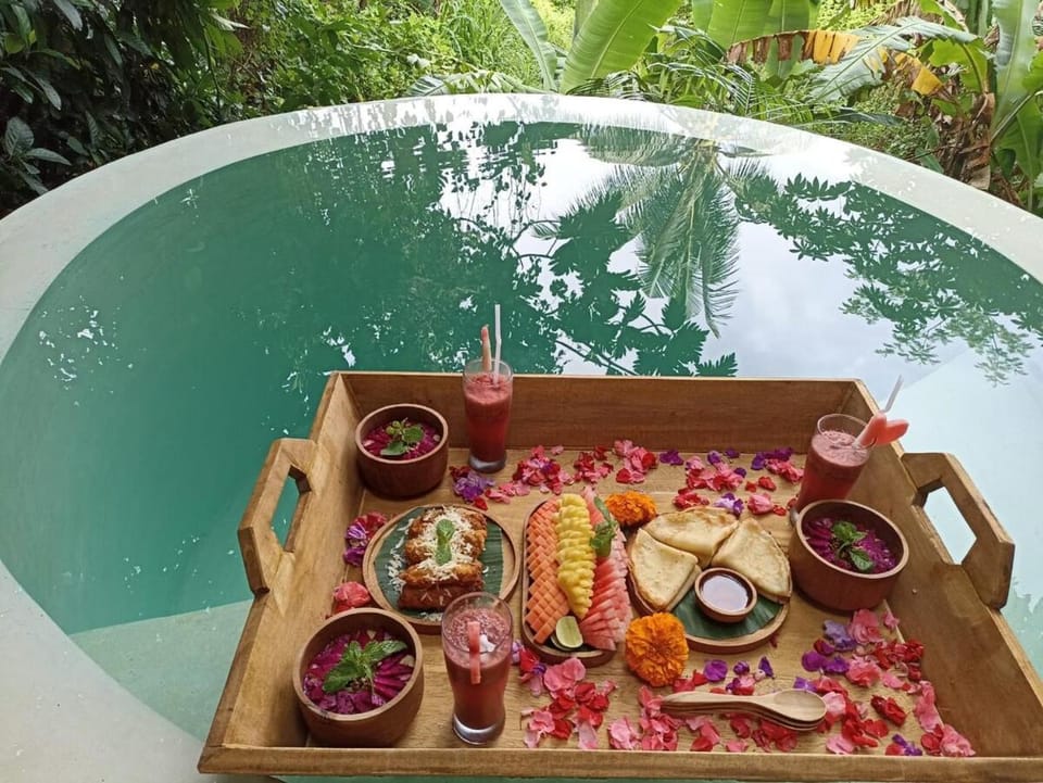 Cahaya Tree-house at Inspirit Ubud Villa in Abiansemal