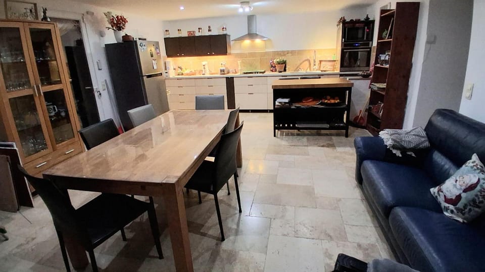 Kitchen or kitchenette, Living room, Seating area, Dining area, dishwasher, oven, stove