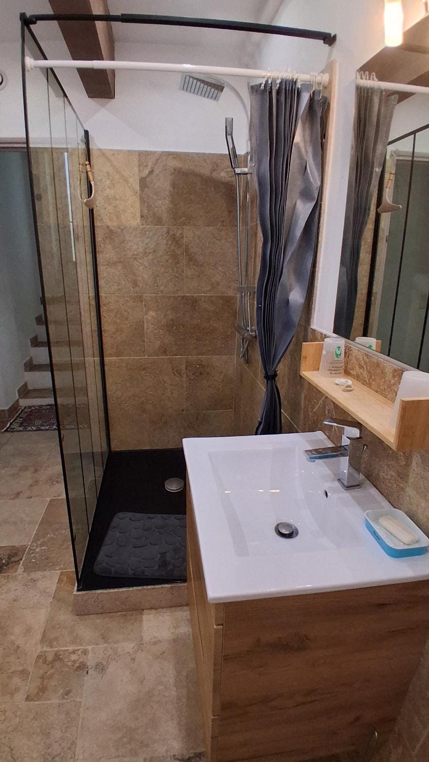 Shower, Bathroom, towels