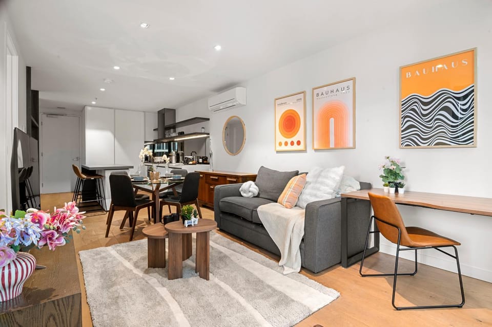 Lovely 2B Apartment at Marvel Stadium with Rooftop Pool and Parking Apartment in Melbourne