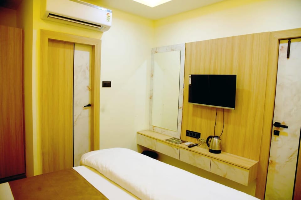 Bedroom, air conditioner