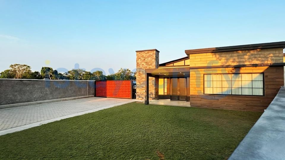 5BR Large Villa Crown Hill Estate F26 Villa in Riau Islands, Indonesia