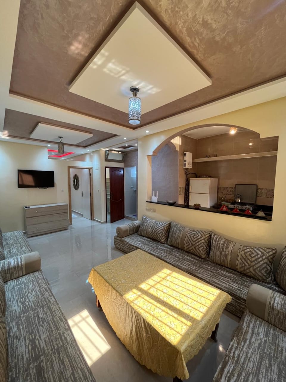 Communal lounge/ TV room, Living room, Dining area