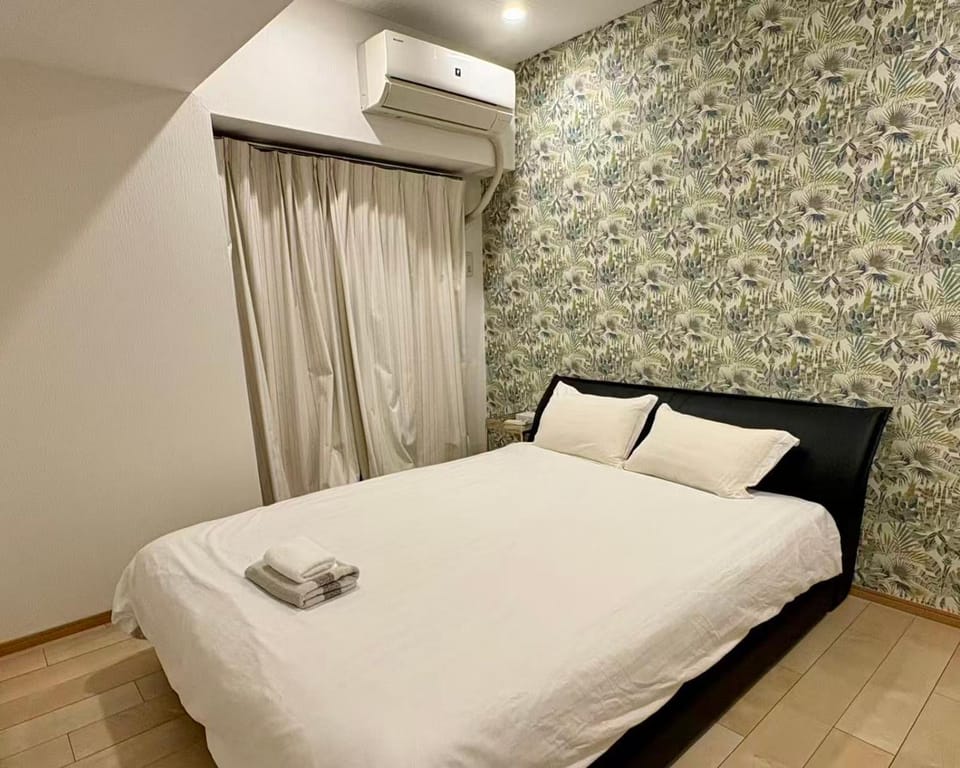 Bed, Photo of the whole room