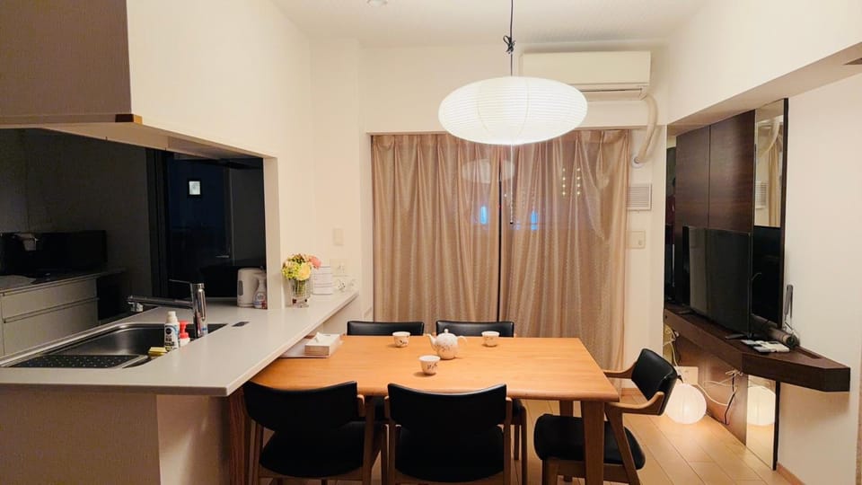 Communal lounge/ TV room, TV and multimedia, Dining area