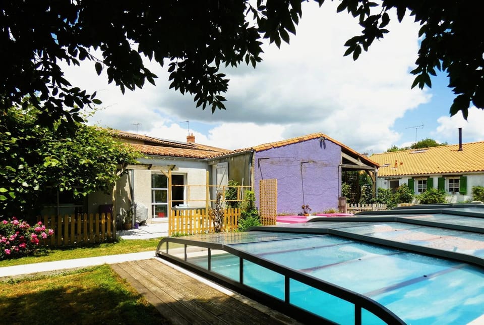 Patio, Swimming pool, Swimming pool