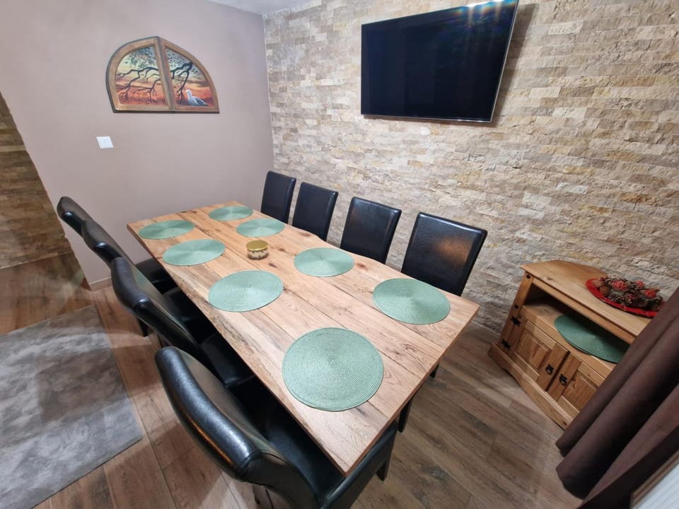 TV and multimedia, Dining area