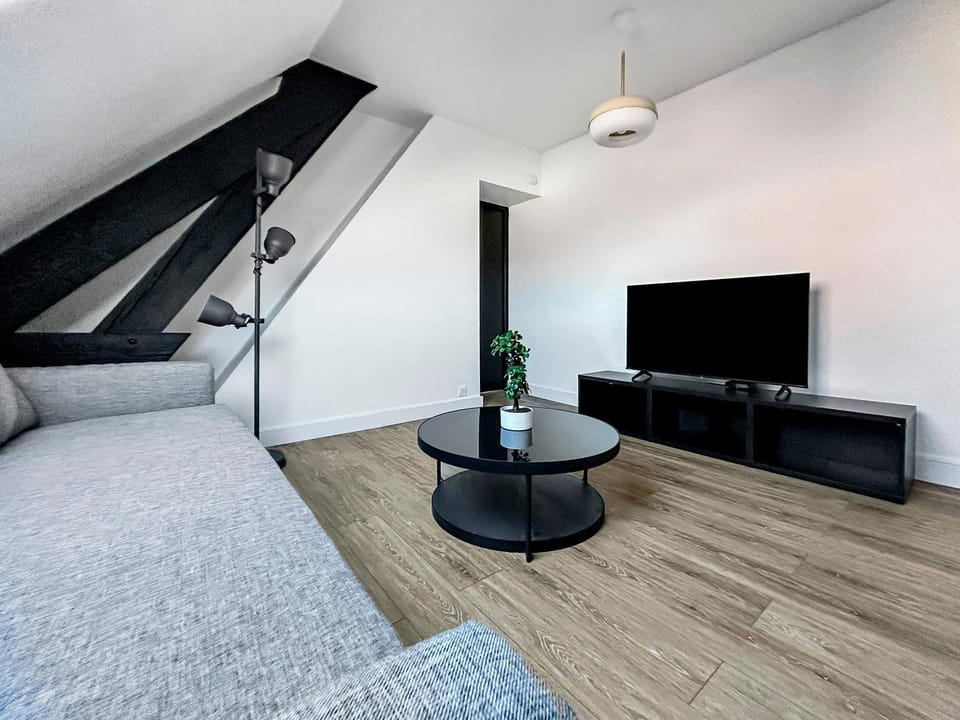 Lumineux T2 Rénové, Fibre, Calme et Hyper-Centre Apartment in Lens