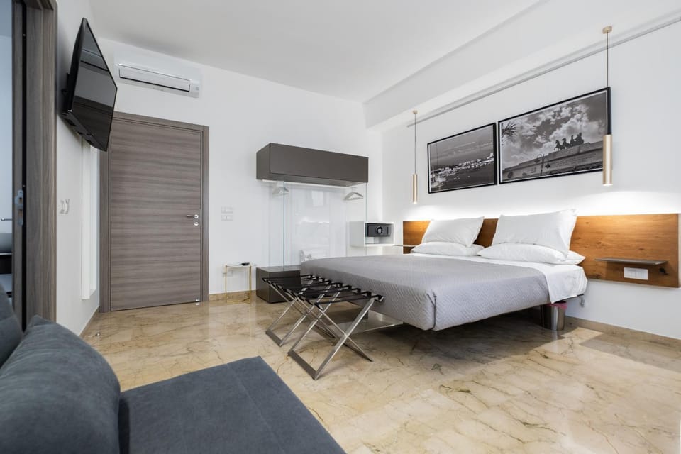 Bed, Photo of the whole room, Bedroom, air conditioner
