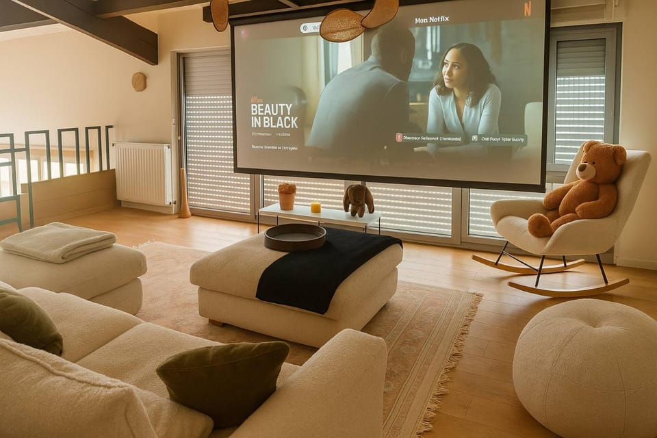 Communal lounge/ TV room, TV and multimedia, Living room, Seating area, Evening entertainment
