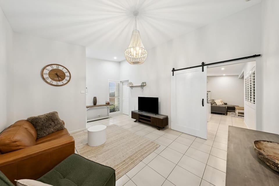 Resort Style Home with Plunge Pool House in Cessnock