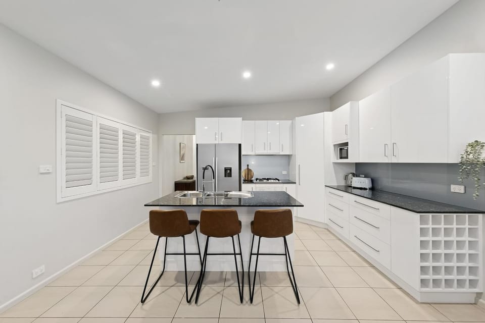 Resort Style Home with Plunge Pool House in Cessnock