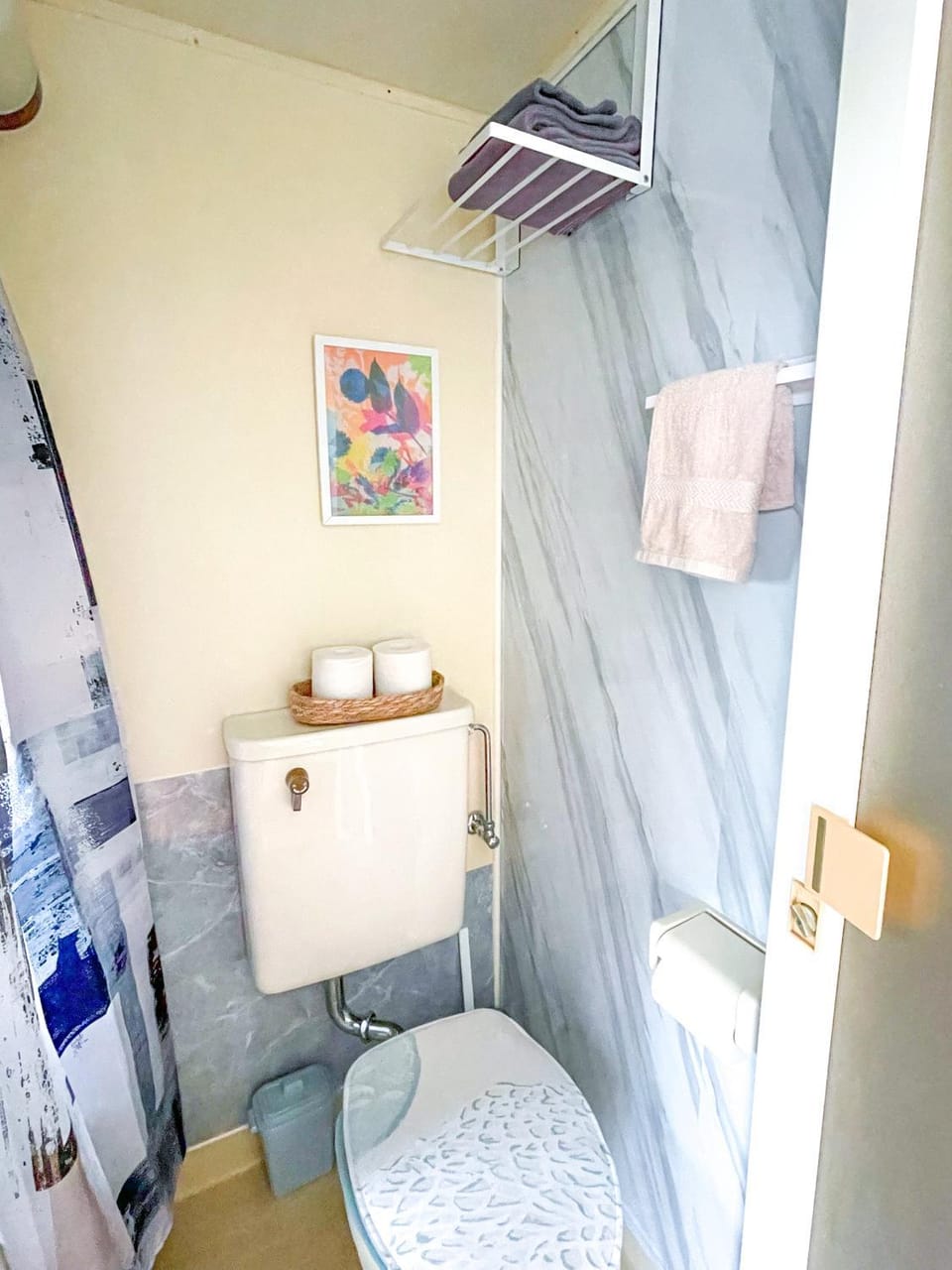 Bathroom, towels