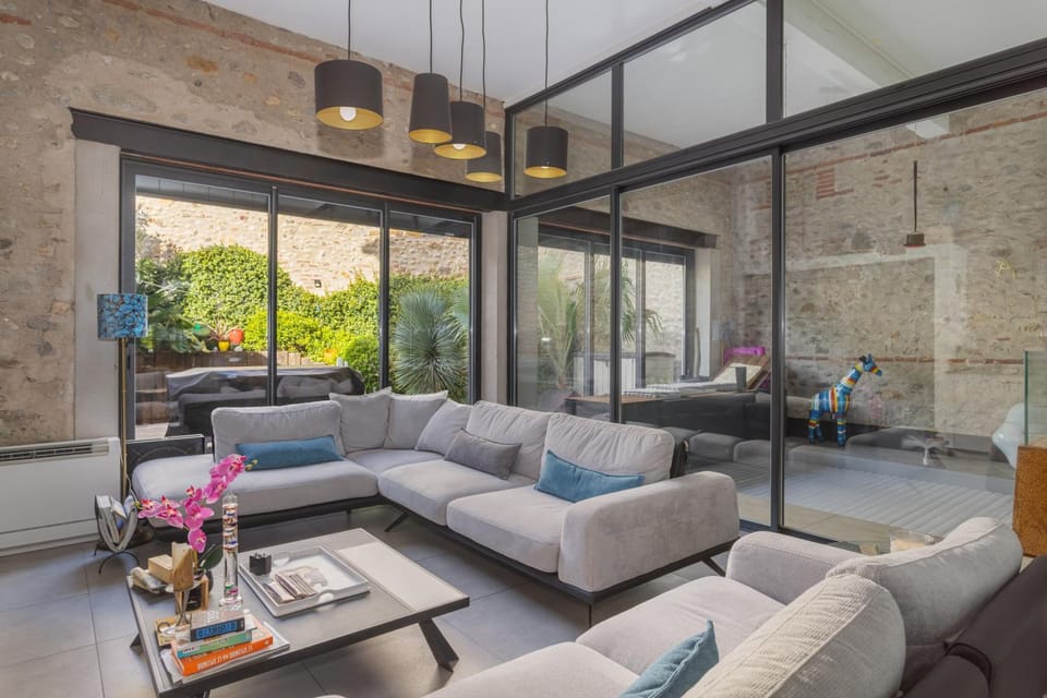 Property building, Living room