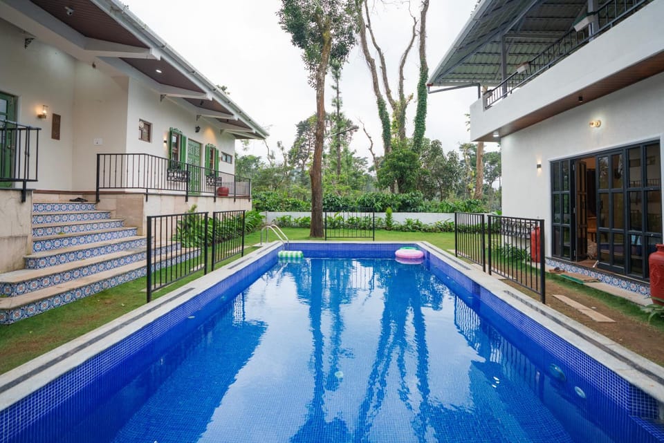 Property building, Pool view, Swimming pool