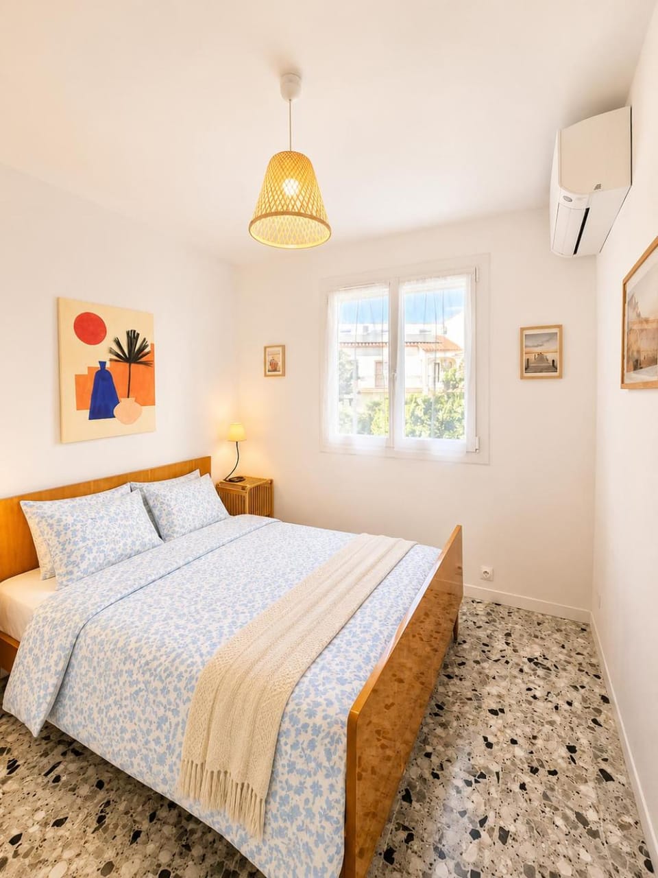 Bed, Bedroom, air conditioner