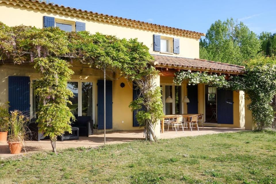 Maison de Charme en Provence - Vue sur le Mont Ventoux Villa in Provence-Alpes-Côte d'Azur