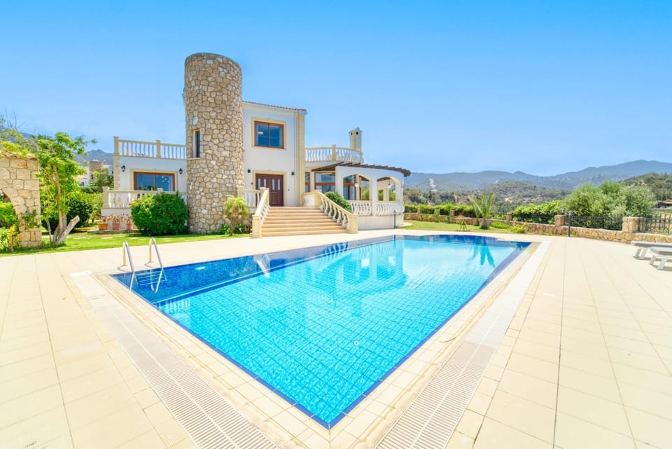 Property building, Day, Natural landscape, Mountain view, Pool view, Swimming pool, sunbed