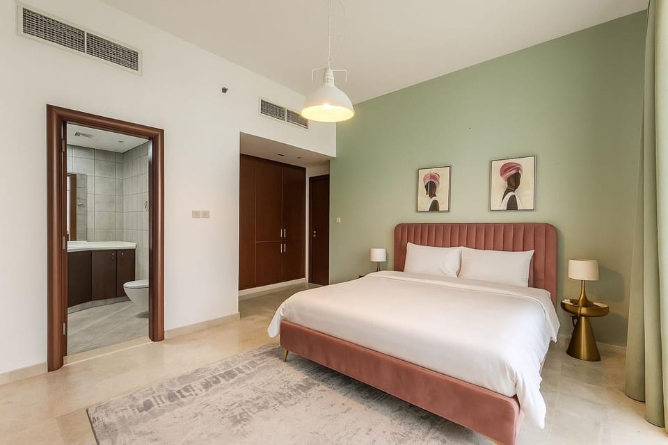 Premium Ensuite Room With Balcony Vacation rental in Dubai