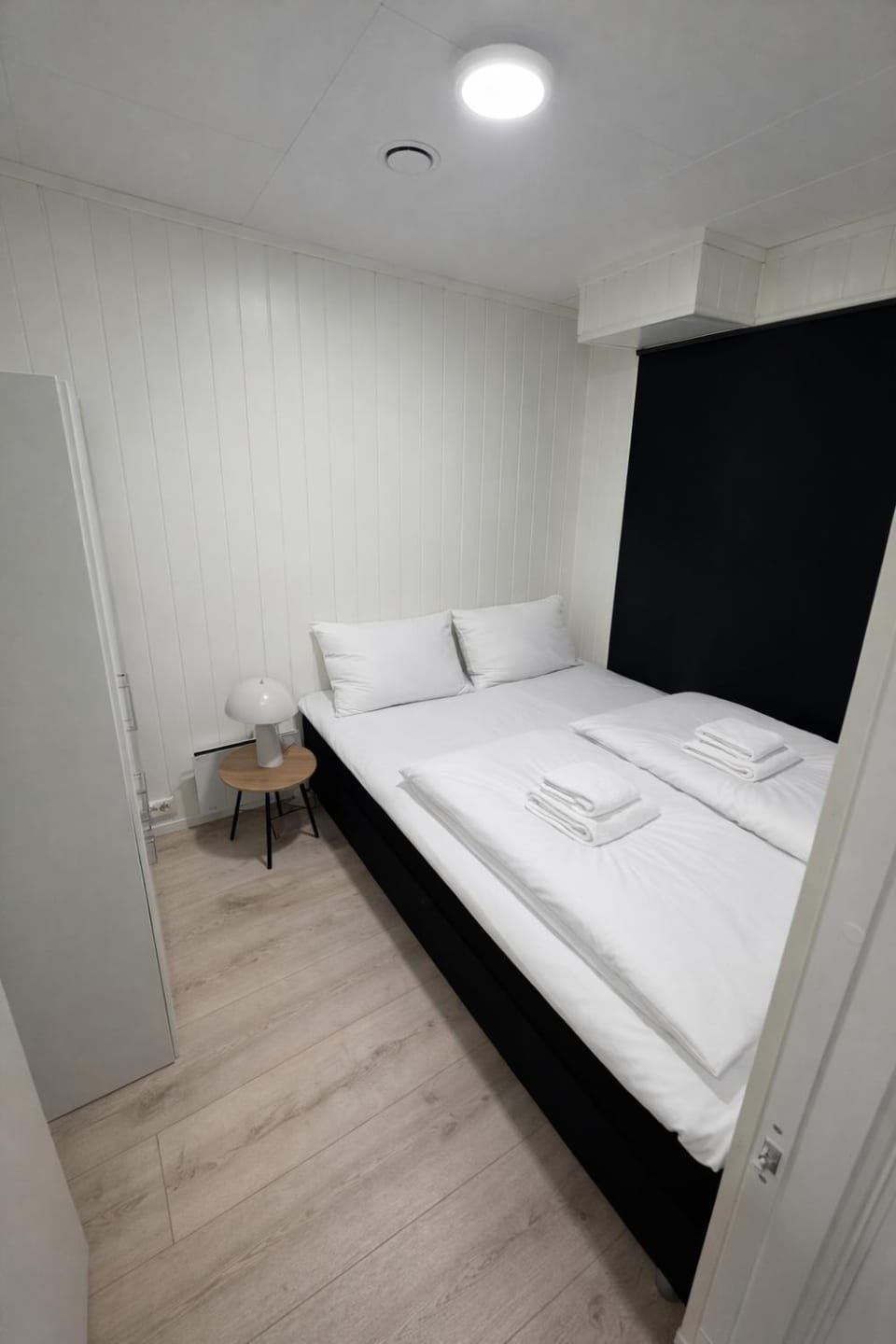 Bed, Photo of the whole room, Bedroom, towels, wardrobe
