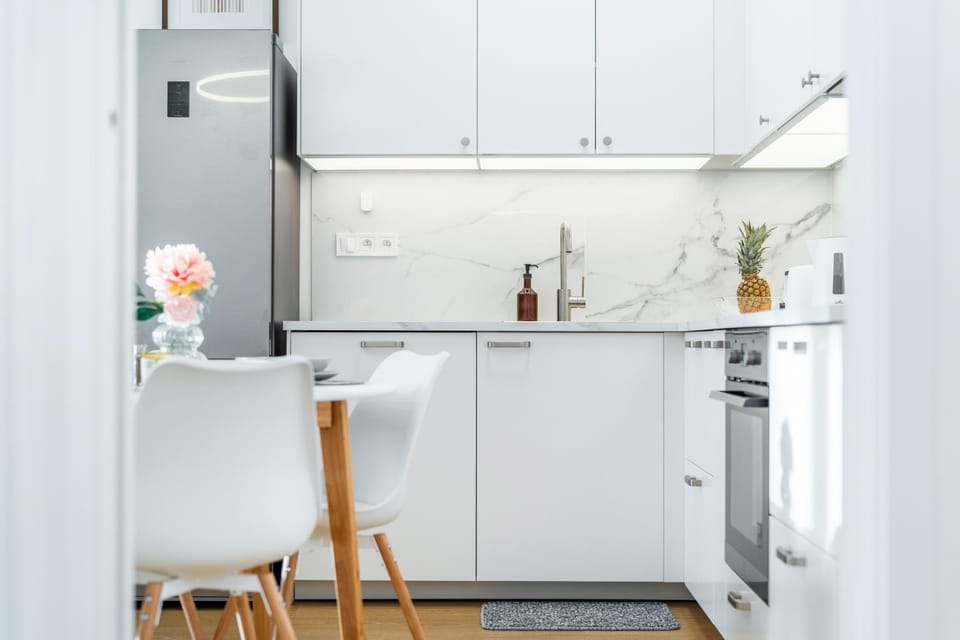 Kitchen or kitchenette, oven