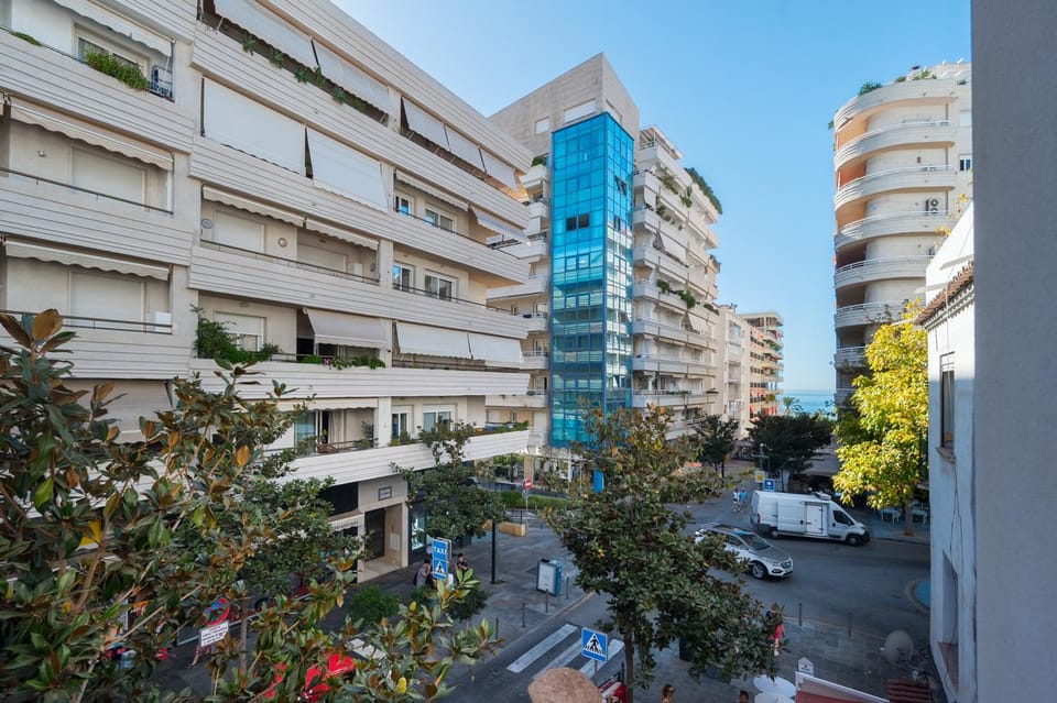 Property building, Neighbourhood, Street view