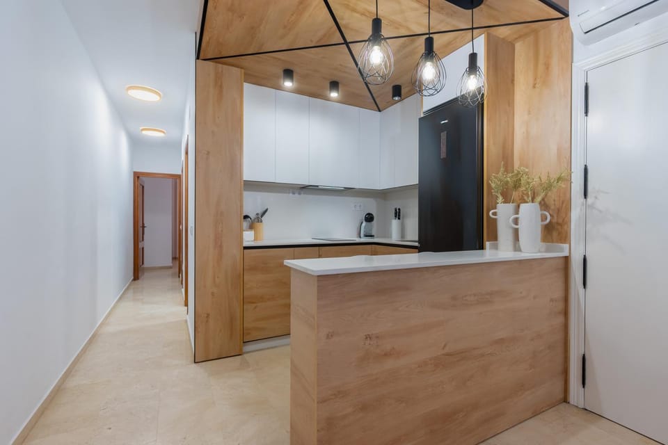 Kitchen or kitchenette, oven