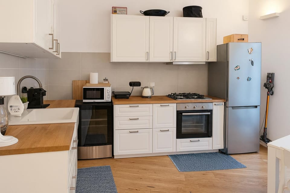 Coffee/tea facilities, Kitchen or kitchenette, dishwasher, oven, pet friendly, stove, toaster