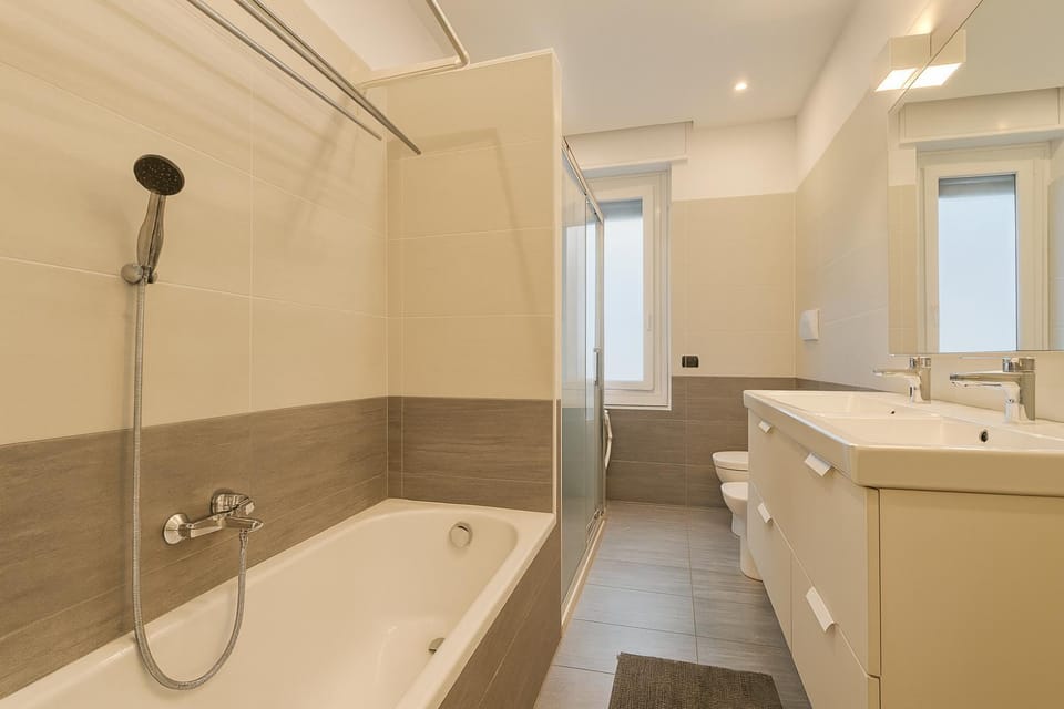 Shower, Toilet, Bathroom, Bath