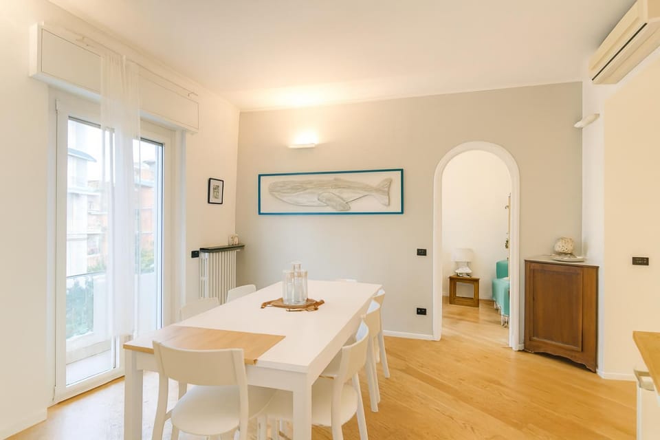 Living room, Photo of the whole room, Seating area, Dining area, air conditioner