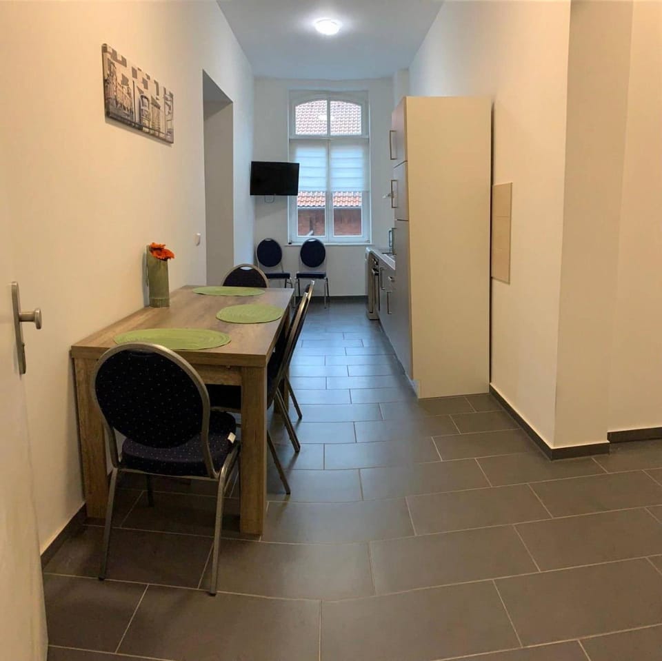 Kitchen or kitchenette, Communal kitchen