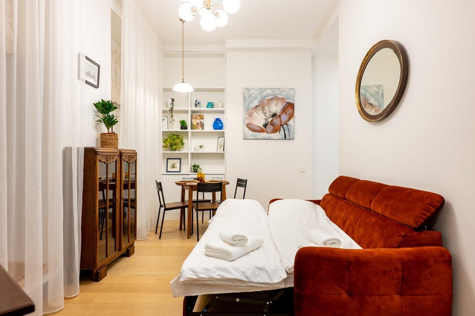 Bed, Living room