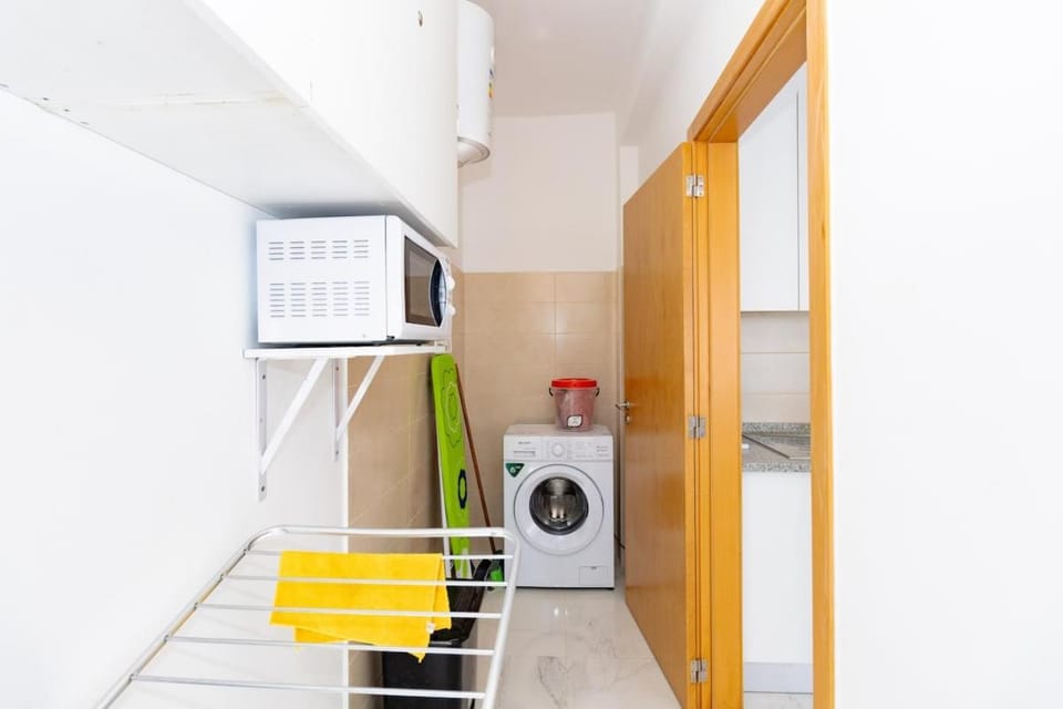 New building - 1 min away from the main road Apartment in Santa Maria