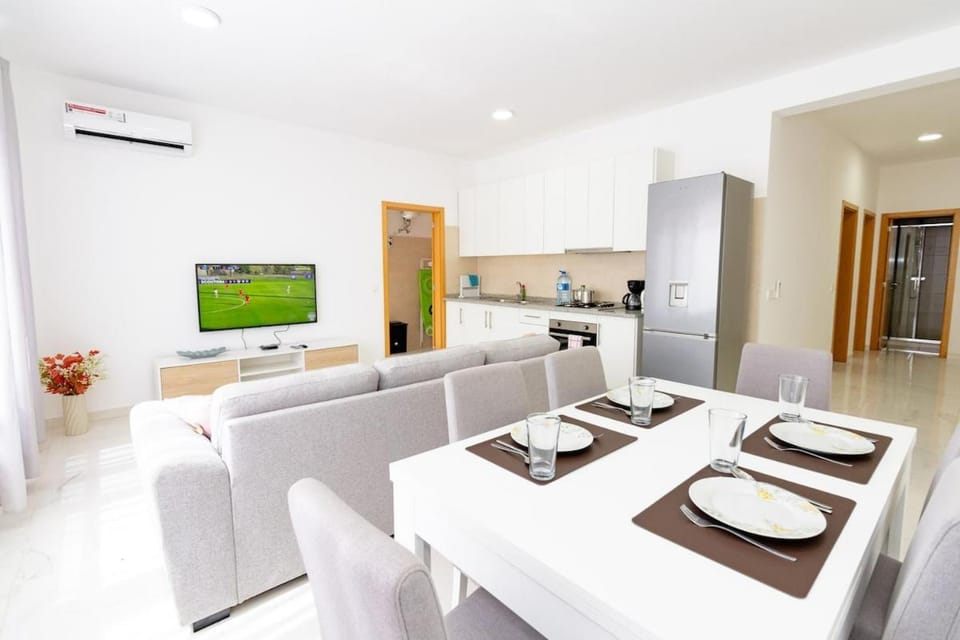 New building - 1 min away from the main road Apartment in Santa Maria