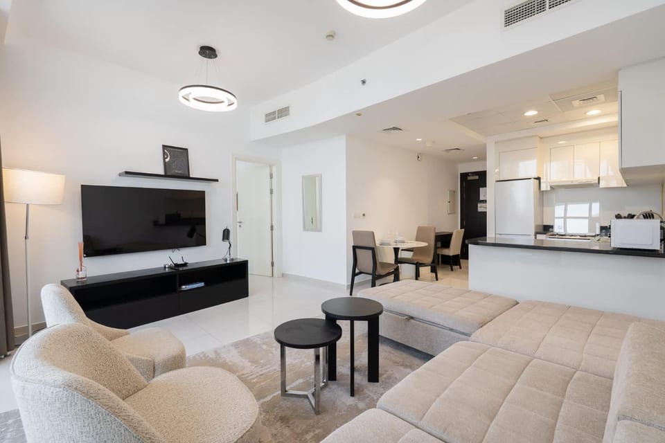 Free housekeeping visits during your stay - StayShort - 1 Bed in JVC Sleeps 4 with City Views Apartment in Dubai