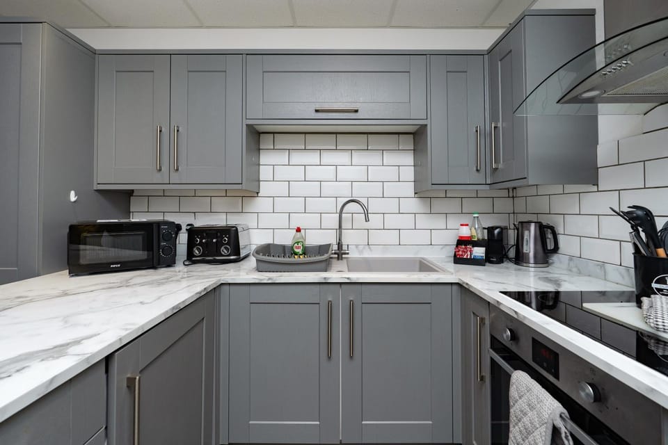 Open Mind Property - Spacious 2BR Flat City Views Apartment in Portsmouth