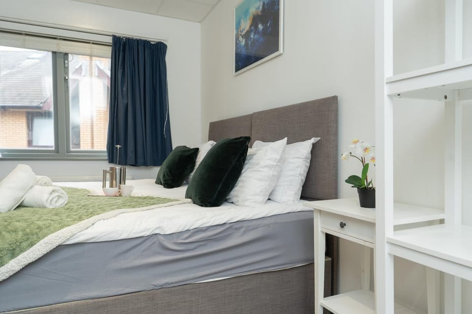 Open Mind Property - Spacious 2BR Flat City Views Apartment in Portsmouth
