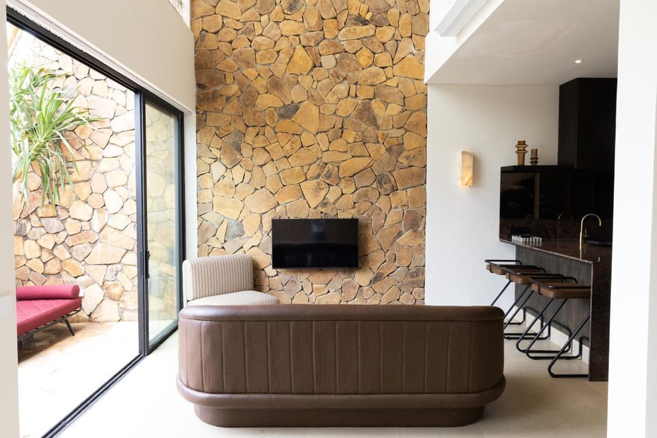TV and multimedia, Living room, Seating area, Evening entertainment