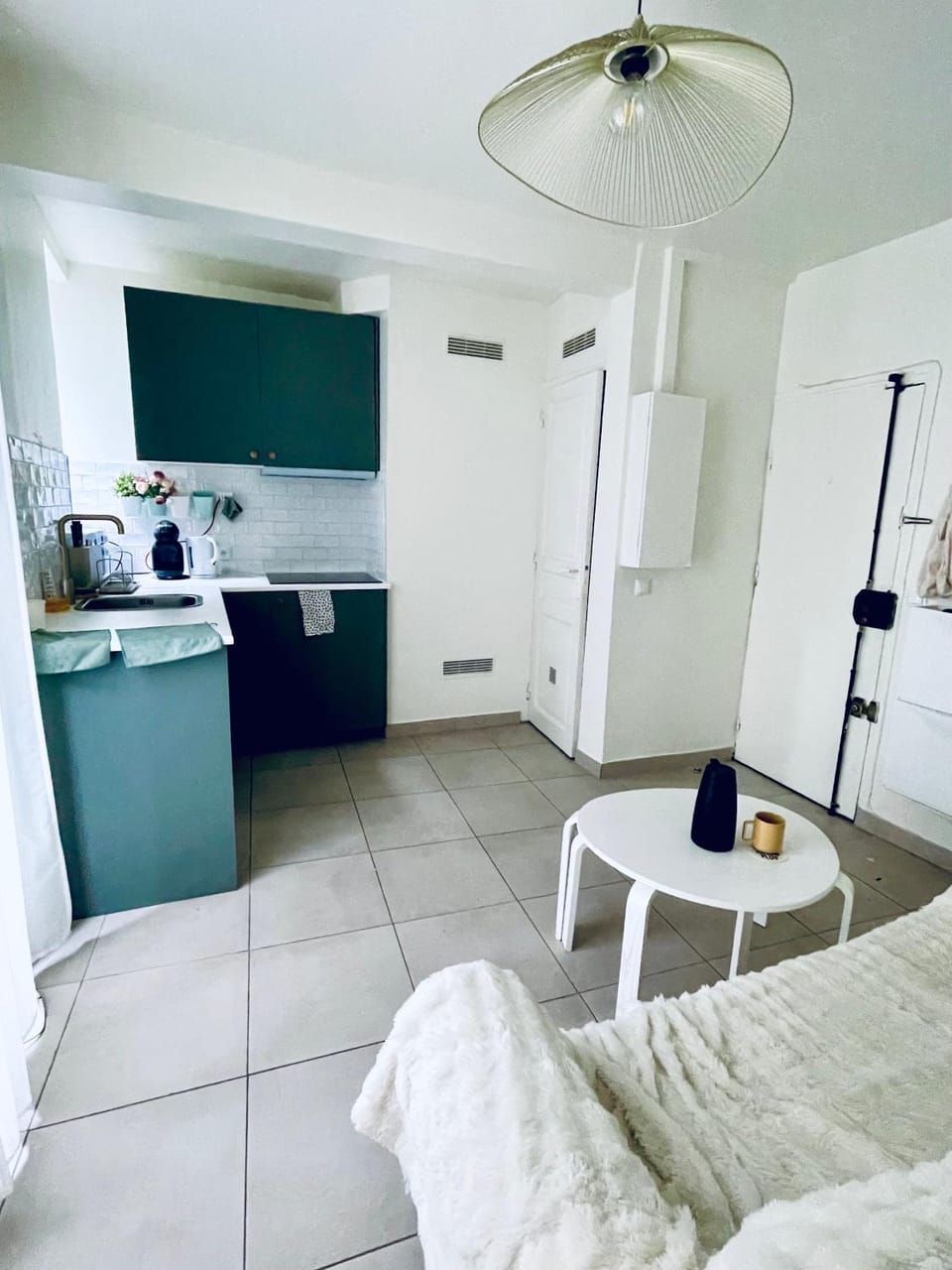Living room, Photo of the whole room