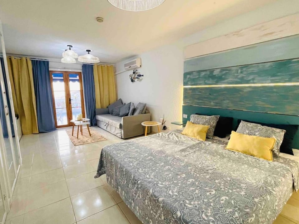 Port Royal Sea View Apartment in Los Cristianos