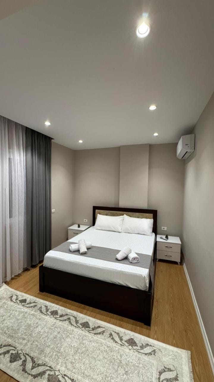 Bedroom, air conditioner