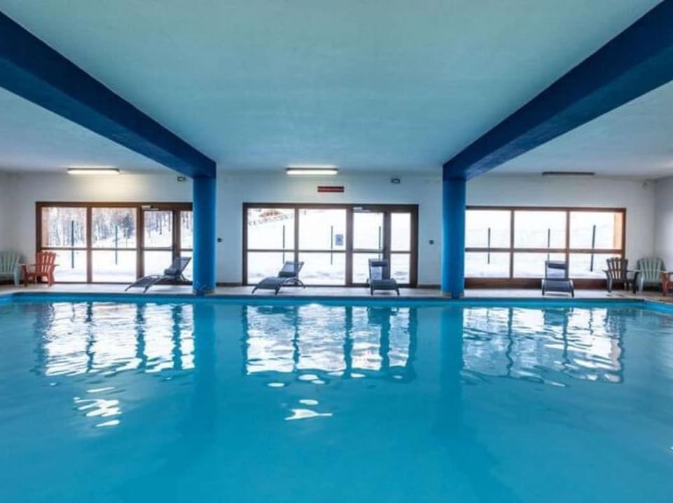 Studio super équipé RDC, piscine chauffée, départ skis aux pieds Apartment in Provence-Alpes-Côte d'Azur
