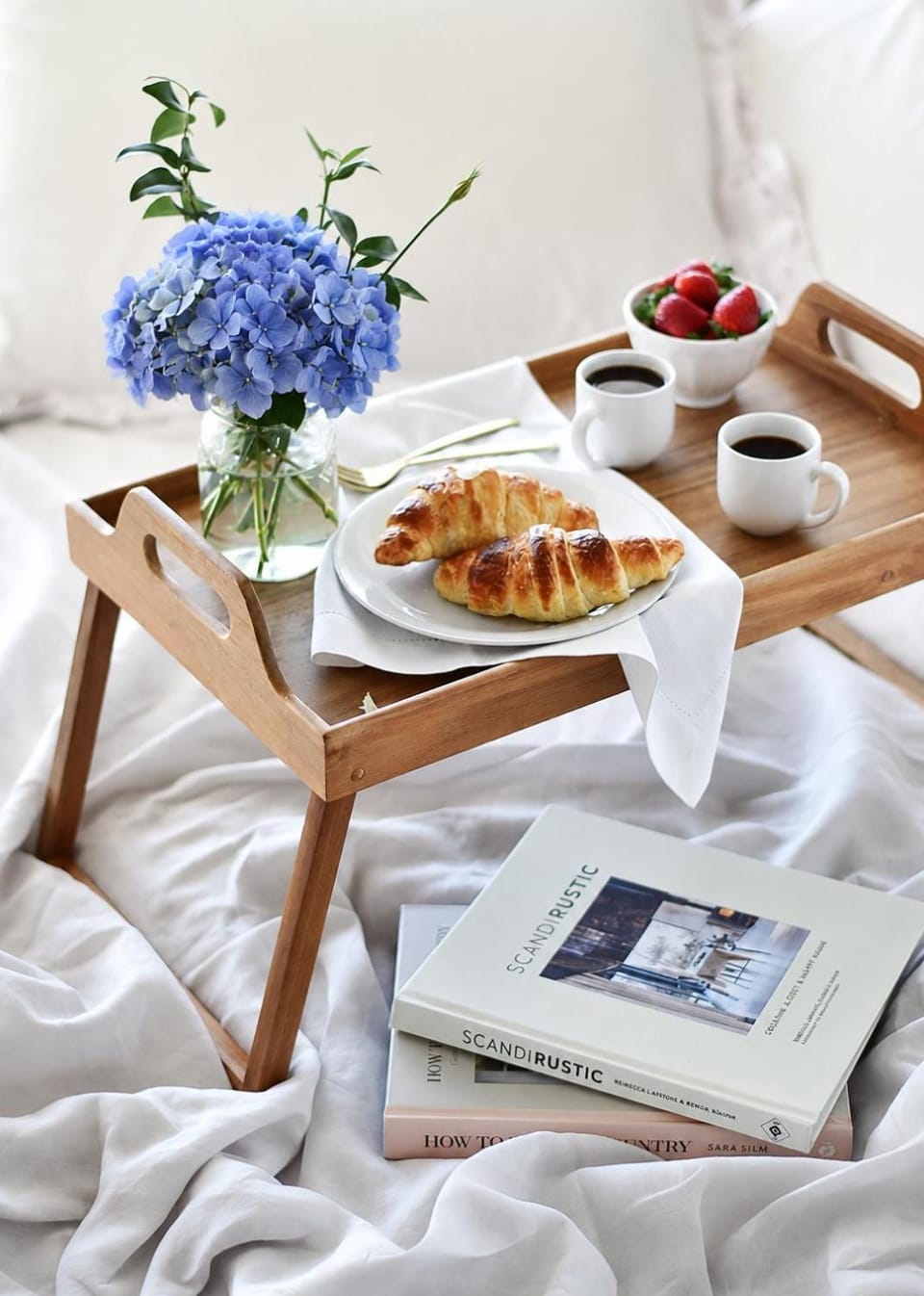 Bed, Food and drinks, Photo of the whole room, Bedroom, Food, Breakfast, Continental breakfast