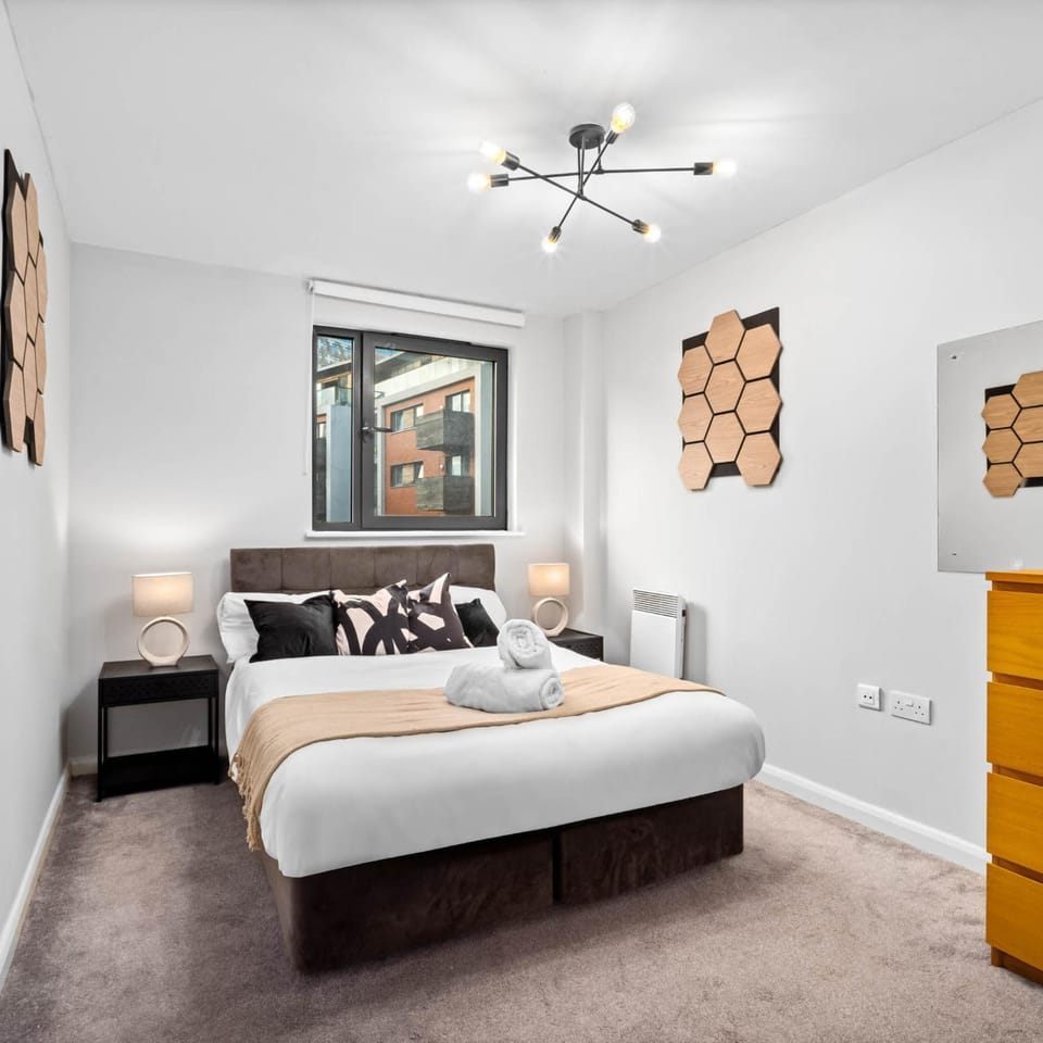Bed, Living room, Photo of the whole room, Bedroom