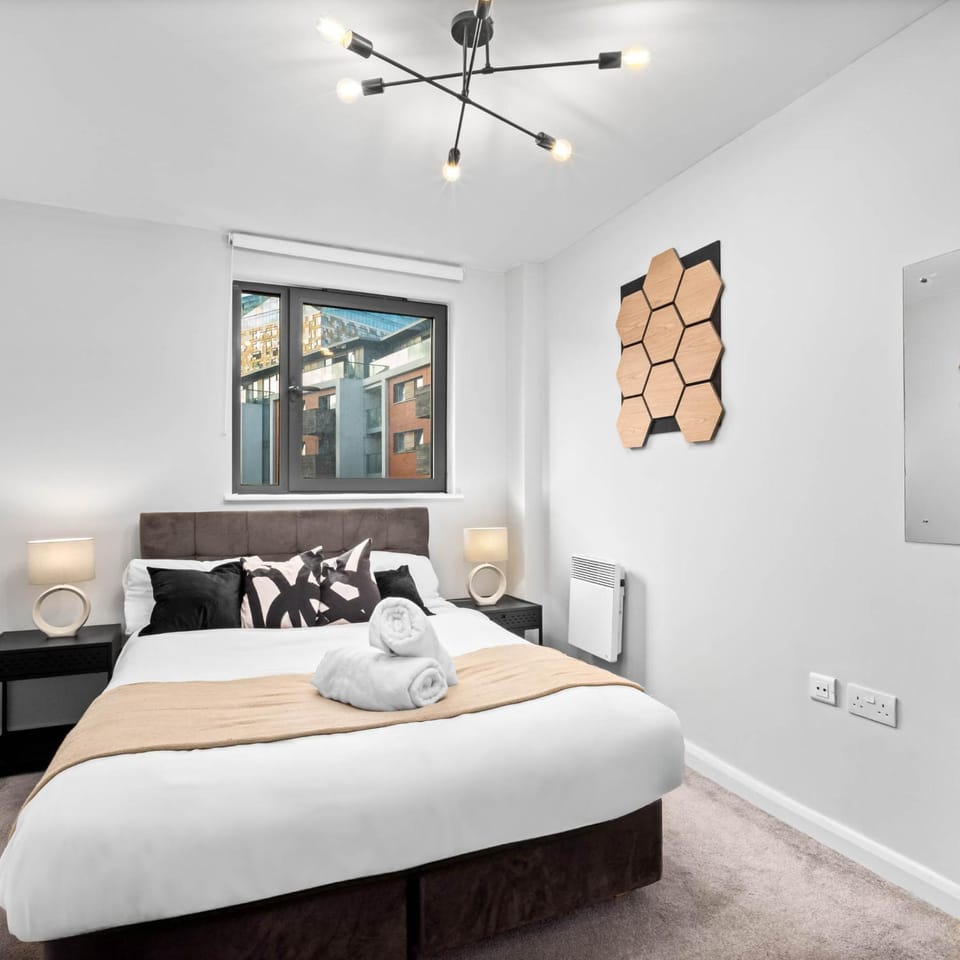 Bed, Photo of the whole room, Bedroom