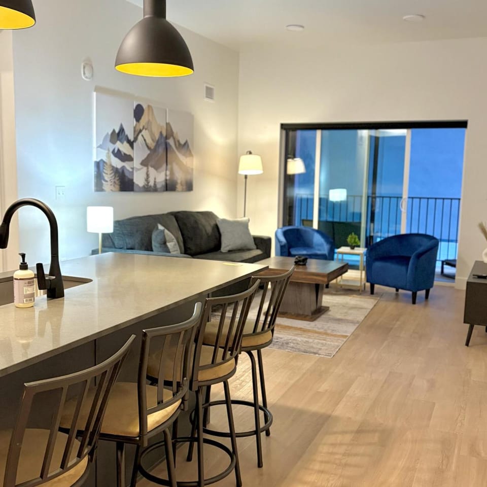 Living room, Dining area