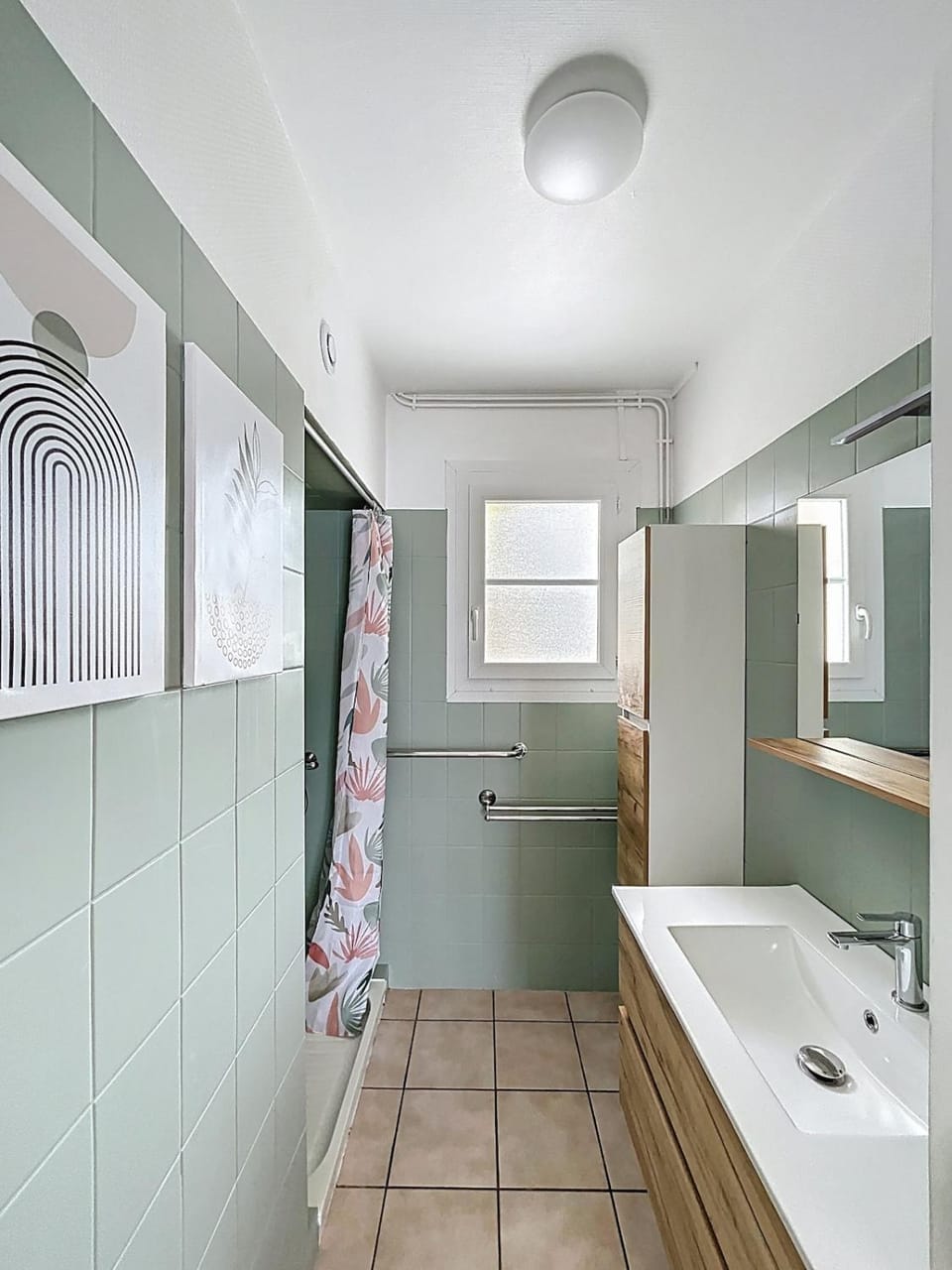 Shower, Bathroom, hair dryier, towels